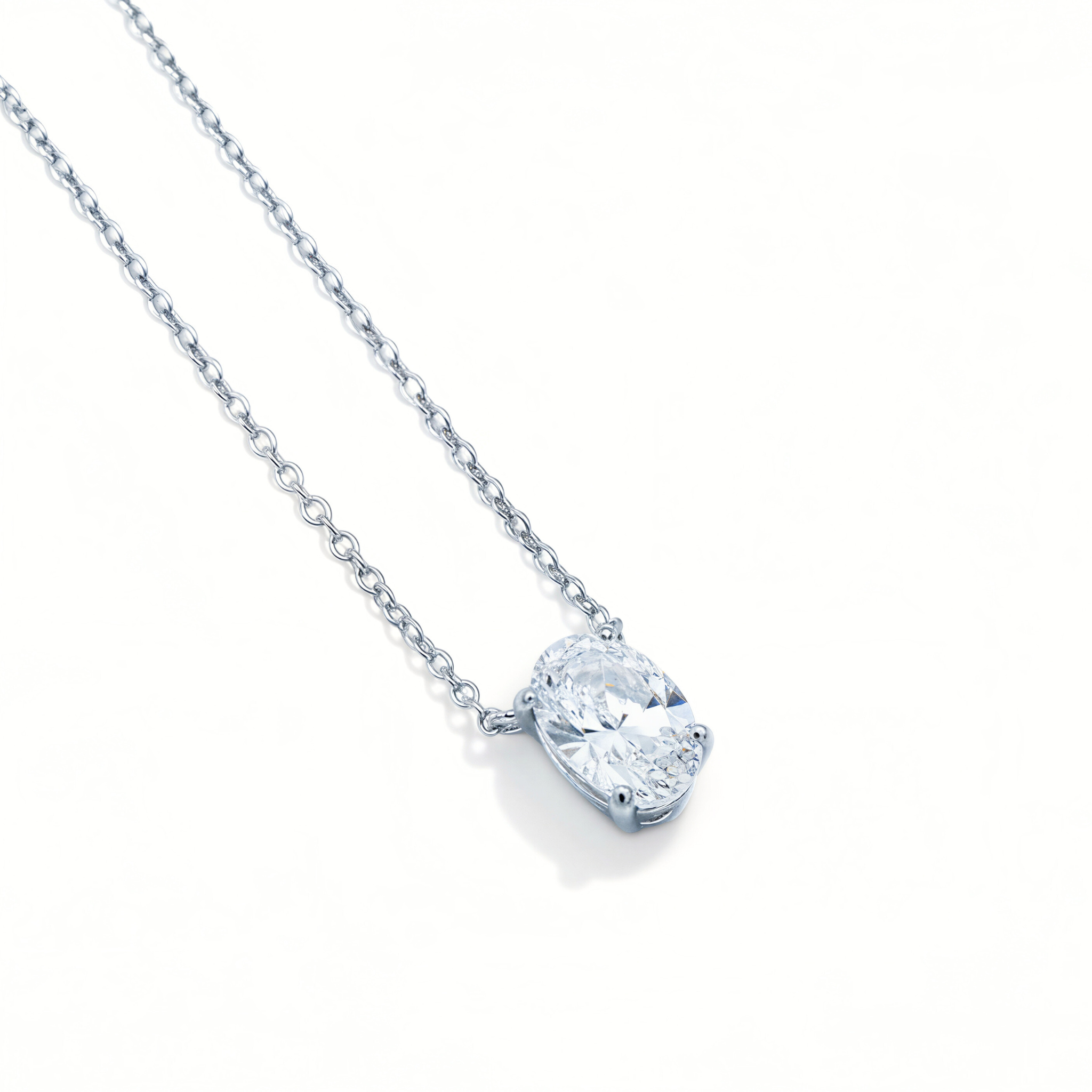 Овално колие Аника в сребърно